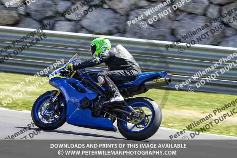 cadwell no limits trackday;cadwell park;cadwell park photographs;cadwell trackday photographs;enduro digital images;event digital images;eventdigitalimages;navarra;no limits trackdays;peter wileman photography;racing digital images;trackday digital images;trackday photos